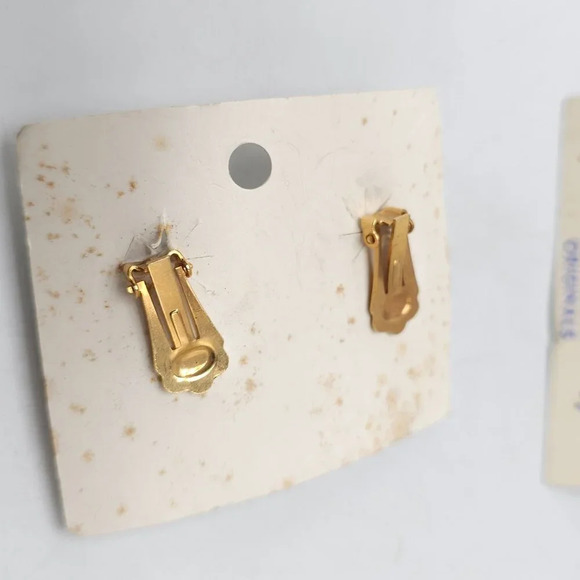 Vintage Hand Painted Enamel Rose Clip-On Earrings & Brooch Set New Old Stock - Picture 4 of 7